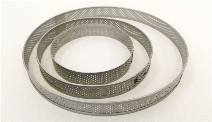 Cercle à tarte perforée en inox - Diamètre 20 cm